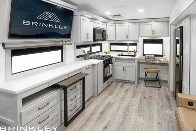 Model Z 2680 Fifth Wheels 11 Spacious Interior with a View