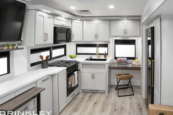 Model Z 2680 Fifth Wheels 14 Rear Kitchen & Office Space