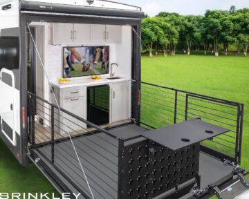 Outside Kitchen & Rear Patio Fifth Wheel