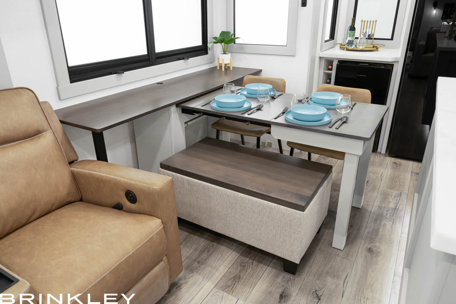 Model Z 3300 Fifth Wheels | Brinkley RV