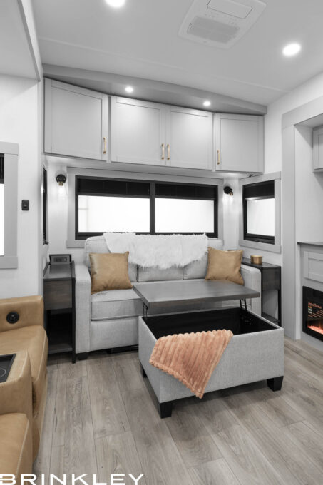 Model Z Fifth Wheel Ottoman Bench