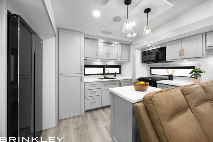 Model Z 2700 Fifth Wheels Kitchen Overview 2026 Brinkley RV 6670