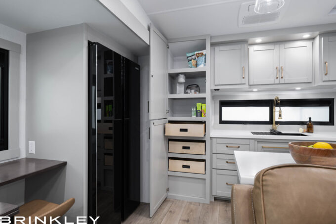 Model Z 2700 Fifth Wheels Kitchen Pantry 2026 Brinkley RV 6634