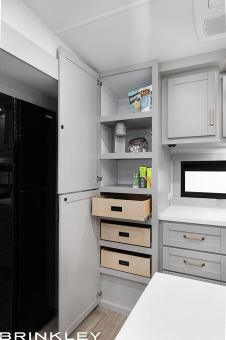 Model Z 2700 Fifth Wheels Kitchen Pantry 2026 Brinkley RV 6646