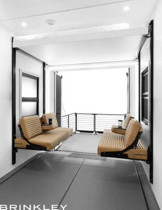 | Model G 3520 Toy Haulers 8 Happijac Deluxe Motorized Life System