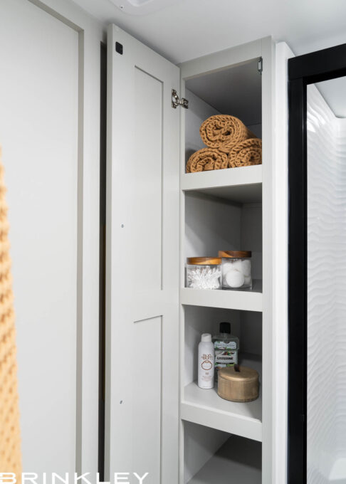 Model Gx 3500x Fifth Wheels Bathroom Linen 2026 Brinkley RV 0639