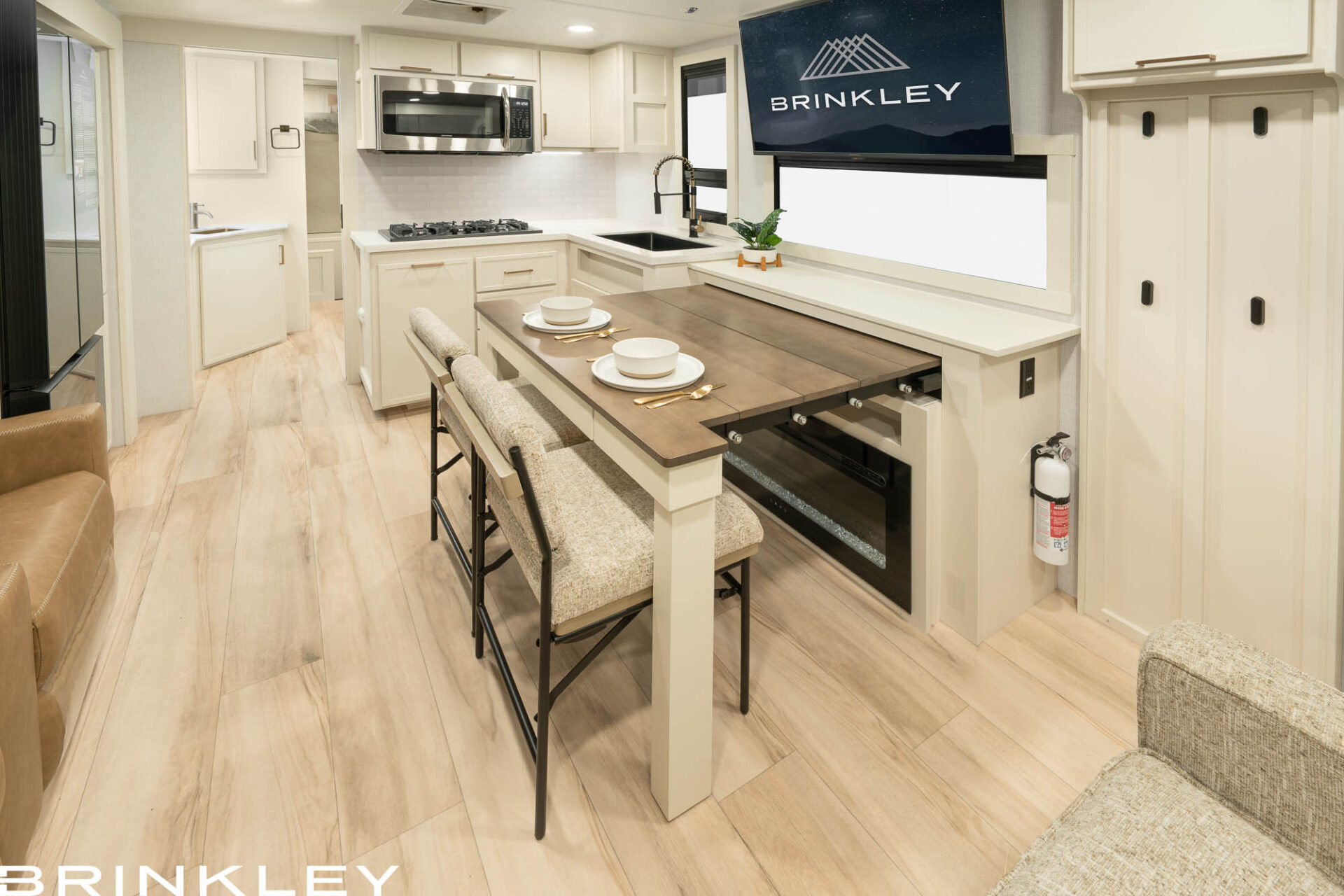 Model I 265 Travel Trailers | Brinkley RV